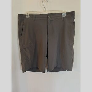 Columbia Regular Fit Performance Fishing Gear Shorts Size 38 Green Color